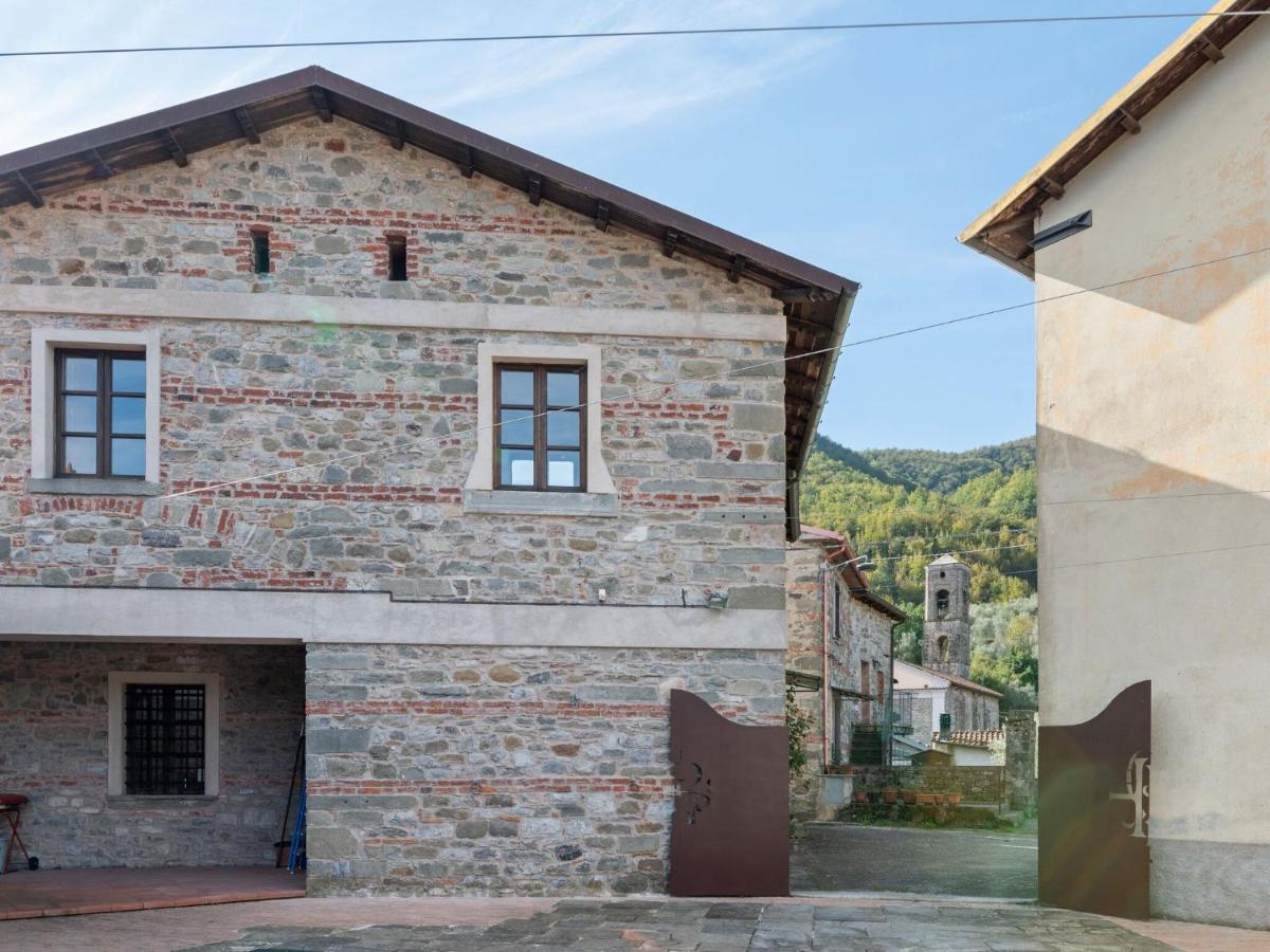 Villa Ancient Farmhouse With Private Heated Hot Tub And Pool à Casola in Lunigiana Extérieur photo