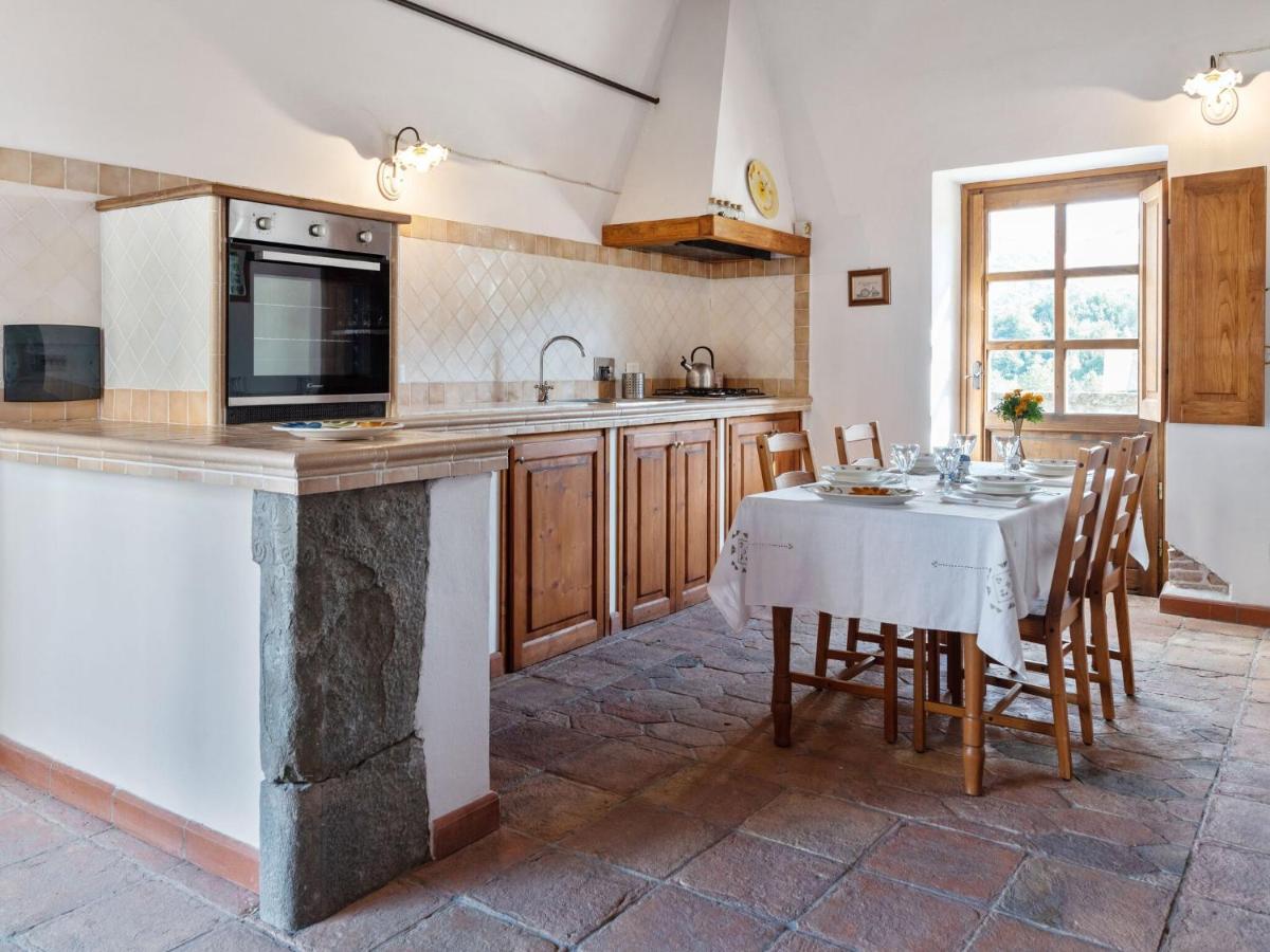 Villa Ancient Farmhouse With Private Heated Hot Tub And Pool à Casola in Lunigiana Extérieur photo