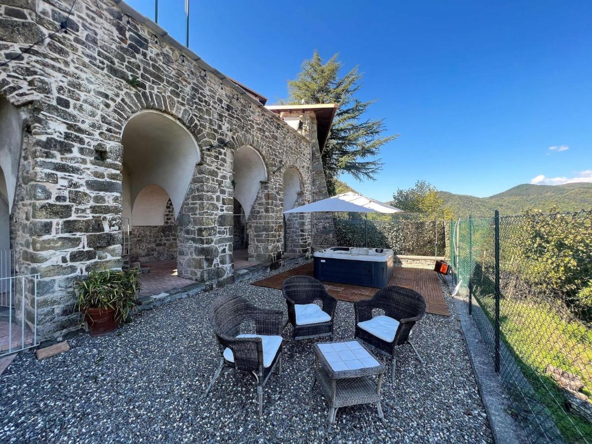 Villa Ancient Farmhouse With Private Heated Hot Tub And Pool à Casola in Lunigiana Extérieur photo